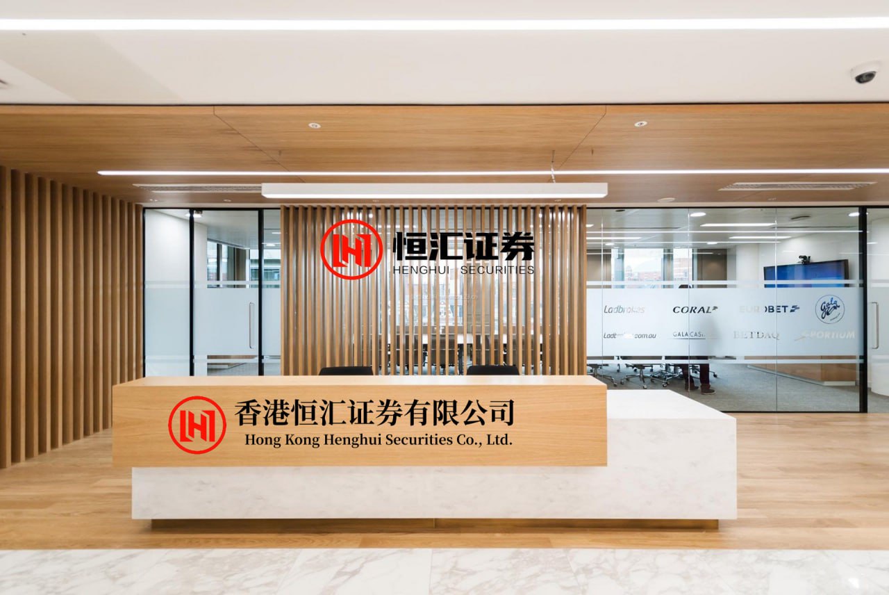 股鑫所 220万辆新车烂在4S店! 2200亿资金停车库, 谁在替这个行业买单?